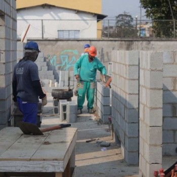 Ashiuchi vistoria obras da UBS Jardim Dona Benta