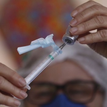 Covid-19: RJ prevê reforço para maiores de 60 com doses heterólogas