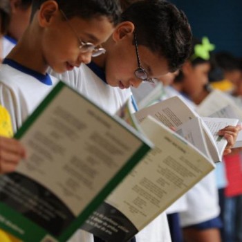 Professores têm até segunda para escolher livros da educação infantil