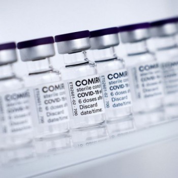 Envio de 55° lote de vacinas da Pfizer é reprogramado para sábado