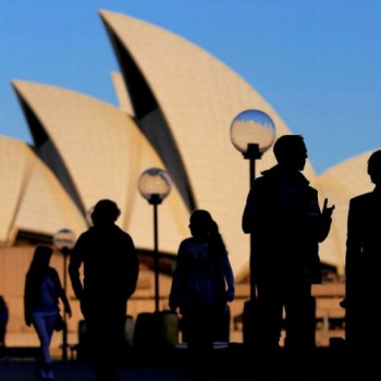 Variante Delta obriga Sydney a montar tendas de emergência