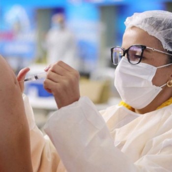 Queiroga anuncia 3ª dose para imunossuprimidos e idosos