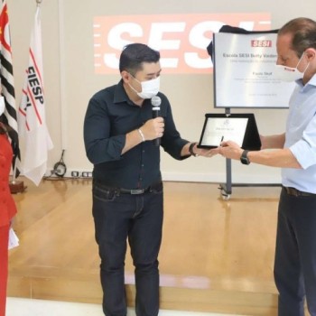 Escola do Sesi recebe o nome de Betty Vaidergorn Feffer