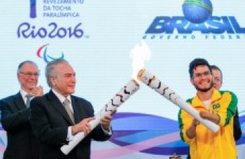 Tocha paralímpica é acesa no Palácio do Planalto