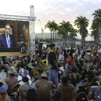 Indígenas seguem acampados no DF e aguardam decisão sobre demarcação