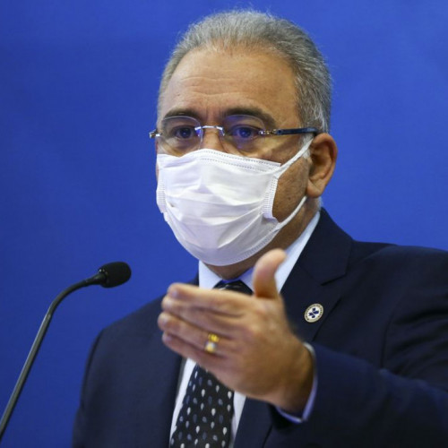 Terceira dose só depois que avançarmos na segunda, diz ministro