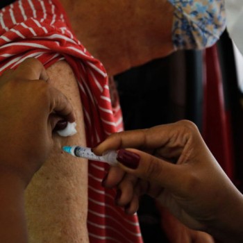 Município do Rio terá terceira dose de vacina para idosos em setembro