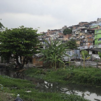 Violência afeta saúde mental de moradores da Maré, mostra estudo
