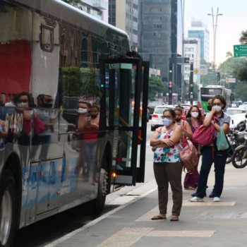 Covid-19: Brasil registra 28 mil novos casos e 698 óbitos em 24 horas