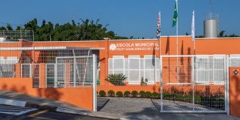Prefeitura inaugura nova escola no bairro Nogueira