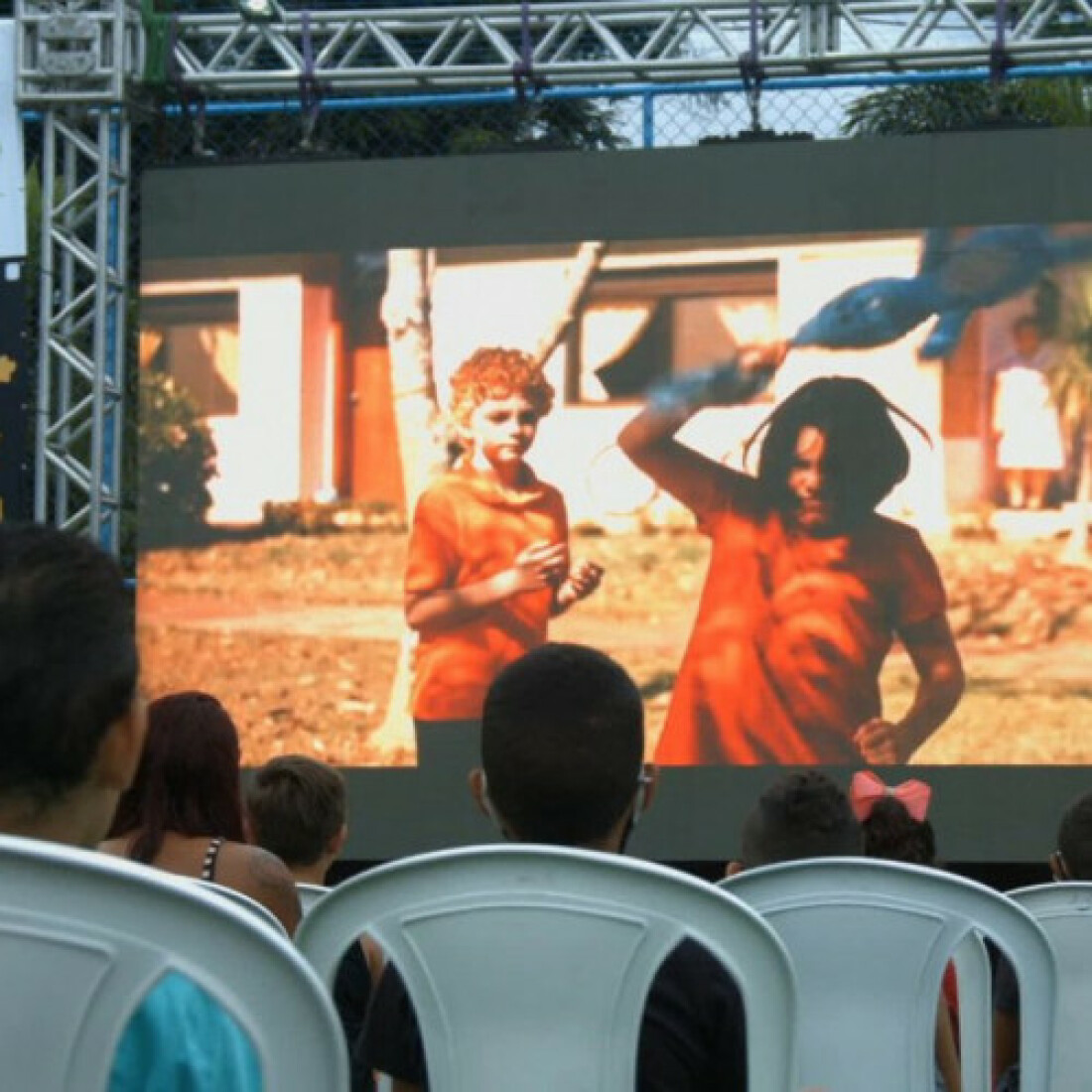 Cinema Presente na Praça encerra ciclo do Dia do Folclore Brasileiro