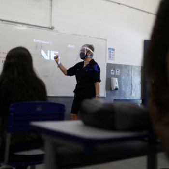 RJ: Sindicato diz que 49 escolas estão abertas com casos de covid-19