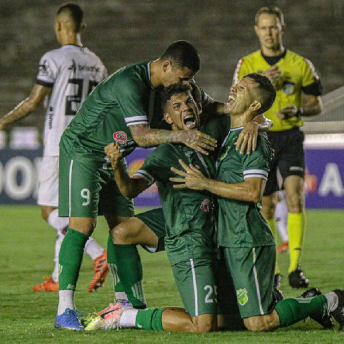 Série C: Floresta-CE derrota o Botafogo-PB no Almeidão