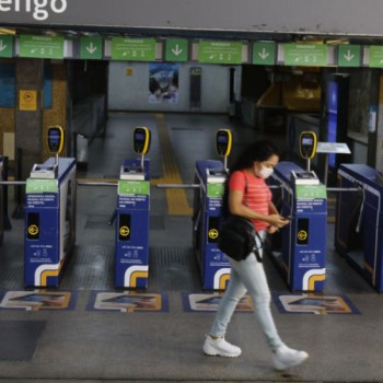 Covid-19: país tem redução de casos e mortes; exceção é estado do Rio