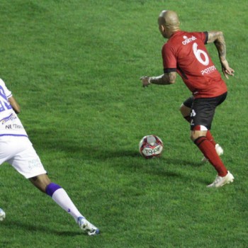 Brasil-RS perde para CSA e encerra turno na lanterna da Série B