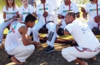 Estação Suzano da CPTM recebe roda de capoeira nesta quinta