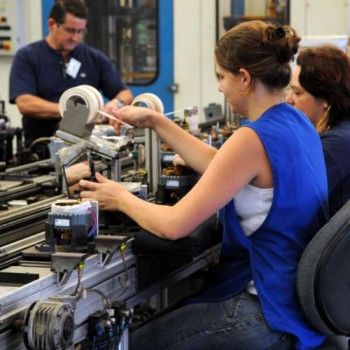 CNI: alta na produção e no emprego mostram aquecimento da indústria