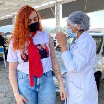Mogi inicia vacinação de adolescentes de 16 e 17 anos