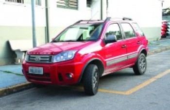 Motorista dá soco em PM