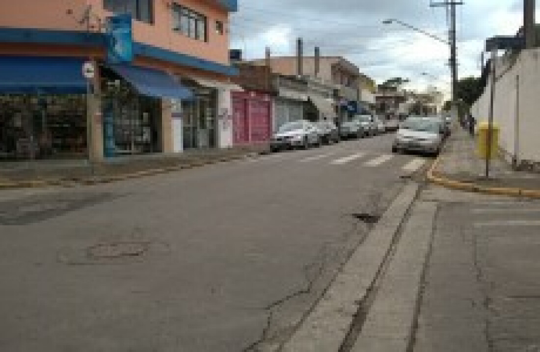 Acusado de roubo é baleado em Suzano