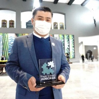 Educação de suzanense recebe prêmio por Práticas Inovadoras
