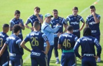 Palmeiras recebe o Atlético-PR às 11hs