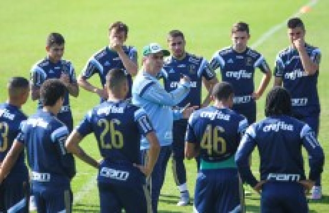 Palmeiras recebe o Atlético-PR às 11hs