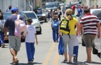 Escolas podem entrar em greve nesta sexta