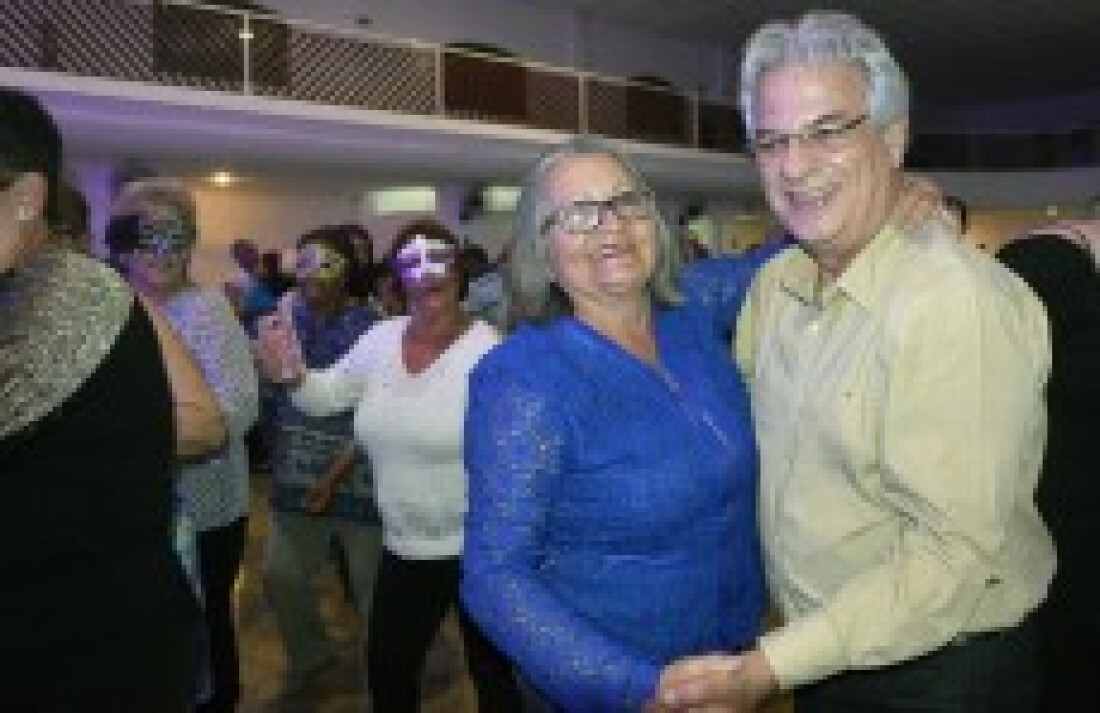Baile é prestigiado por mais de 1,2 mil pessoas