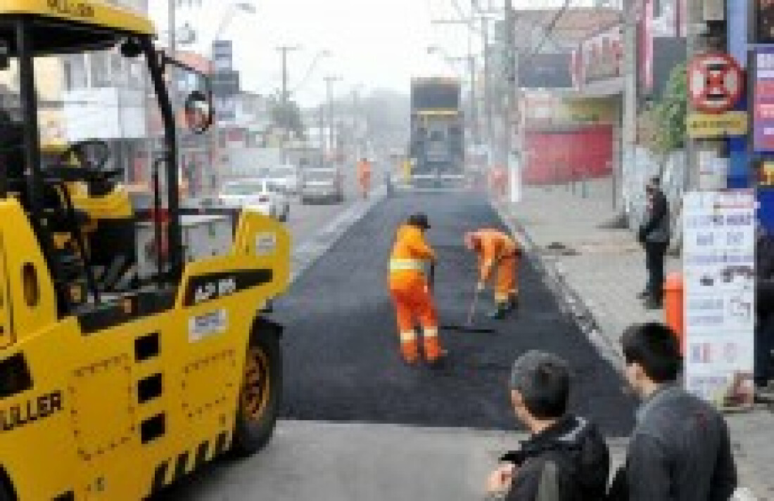 prefeitura investe em pavimentação e tapa mais de mil metros de buracos por dia