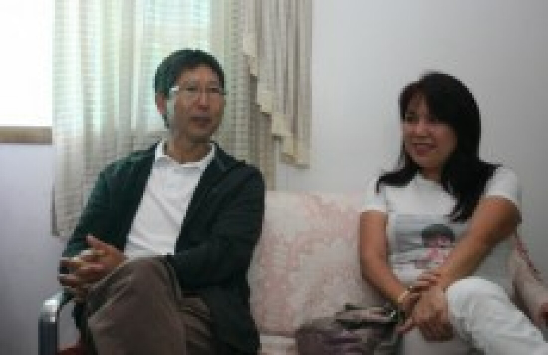 Mamoru faz caminhada pela paz com Keiko Ota