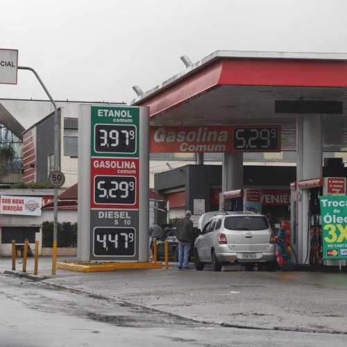 Motoristas sentem impacto na alta do preço do combustível