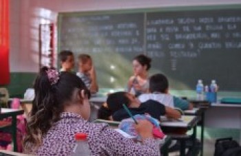 Emenda permite alterar carga horária de professores
