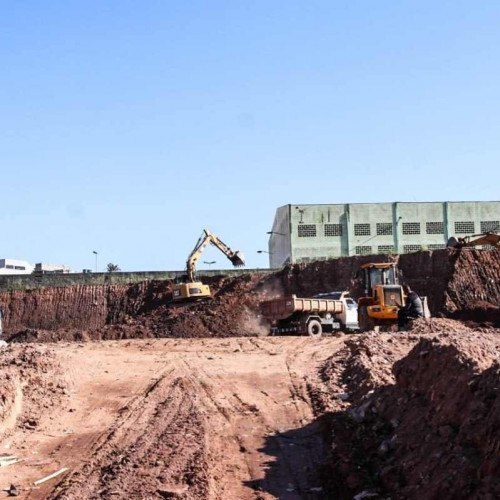 Ferraz inicia construção de espaços esportivos