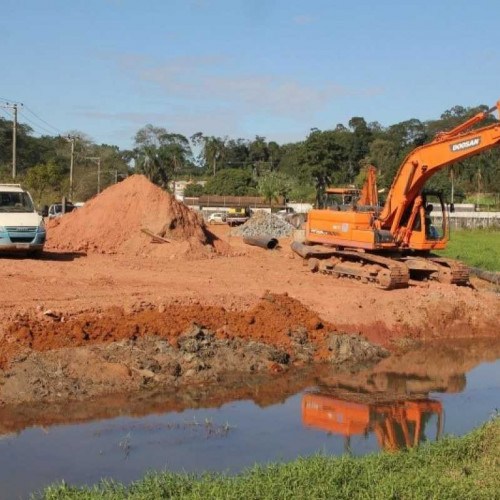 DAEE inicia limpeza no rio Guaió e finaliza a do córrego Itaim