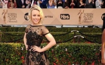 Mulheres investem em looks luxuosos