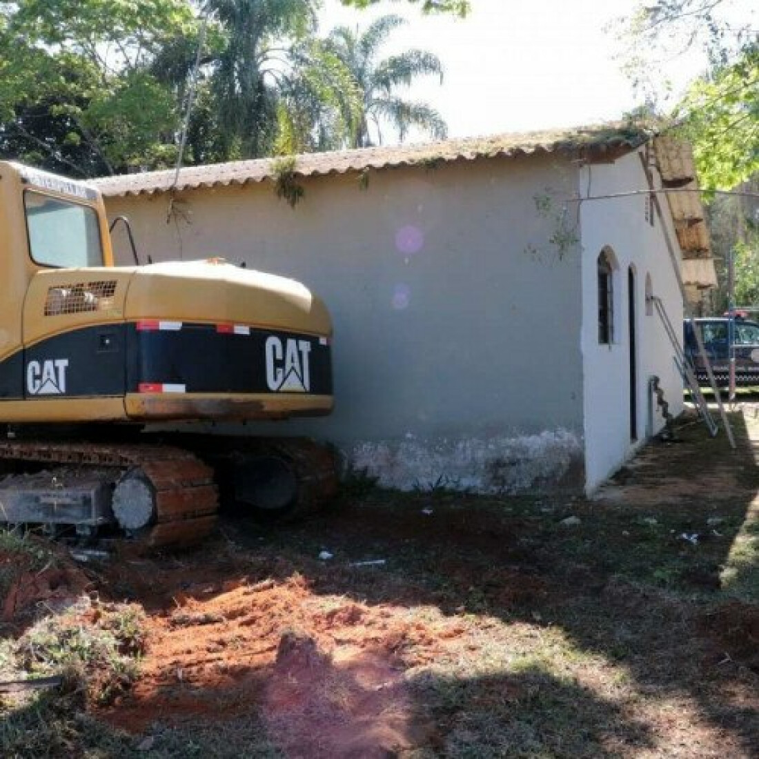 Escavadeira roubada em Cotia é recuperada pela GCM