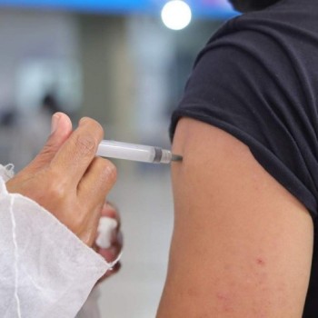 Vacinação contra Covid é ampliada para amanhã