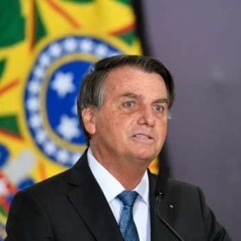 Bolsonaro diz que fará mudança ministerial