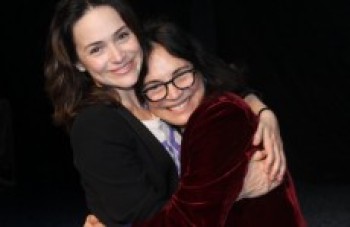 Gabriela e regina duarte em cena