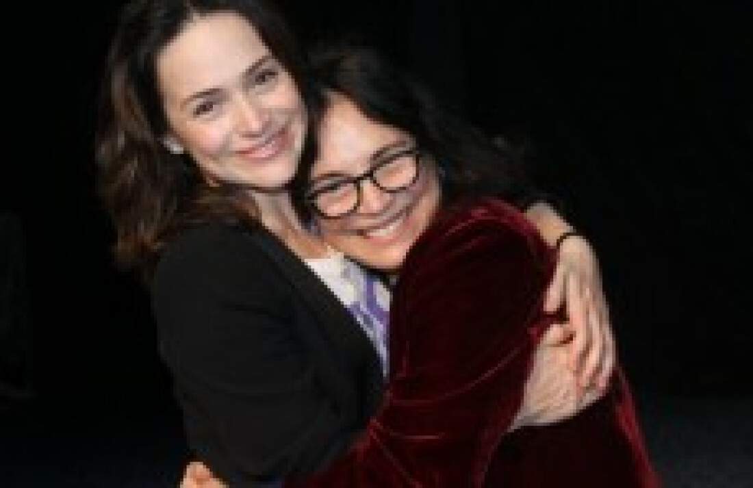 Gabriela e regina duarte em cena