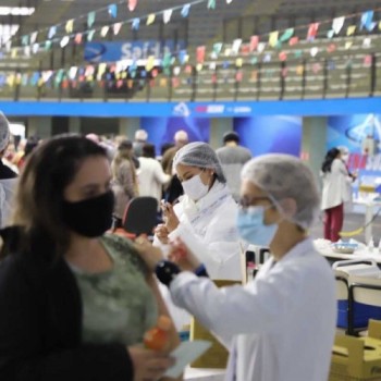 Público de 34 a 30 anos será vacinado durante a semana