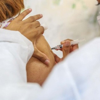 Mais de 26 mil moradores de Poá são vacinados