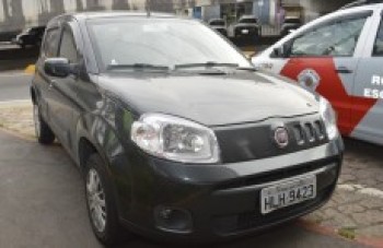 Menores usam arma falsa durante assalto