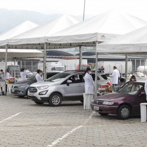 Mais de 200 mil já receberam a 1ª dose ou única na cidade