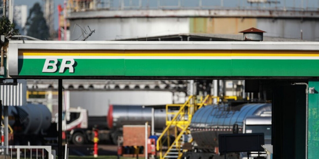 Preço do diesel cai R$ 0,18 nas distribuidoras, nesta quinta-feira