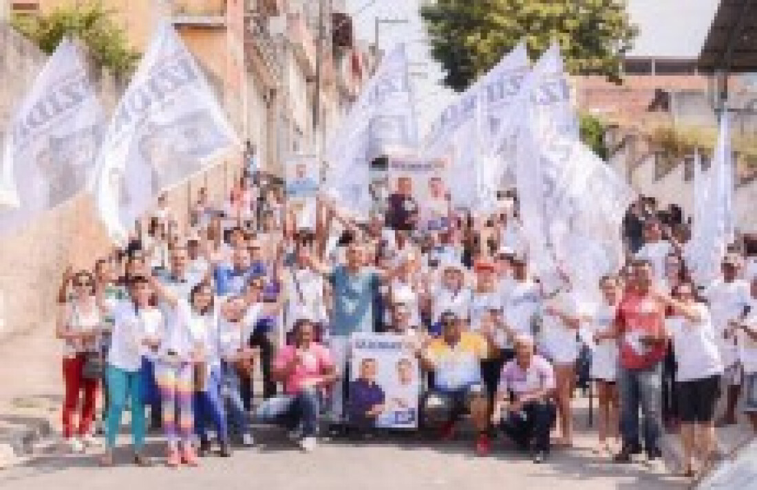 Izidro faz comício em até três bairros