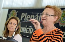 Prefeita interina é empossada na Câmara de Itaquá: