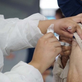 Saúde faz reforço para 2ª dose da vacina contra Covid amanhã