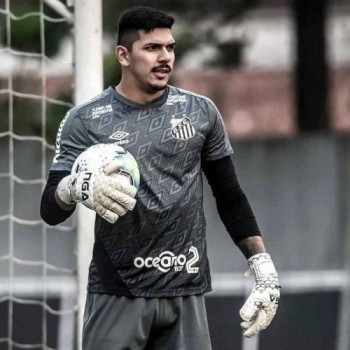 Com baixas e pressionado, Santos desafia vice-líder Athletico-PR